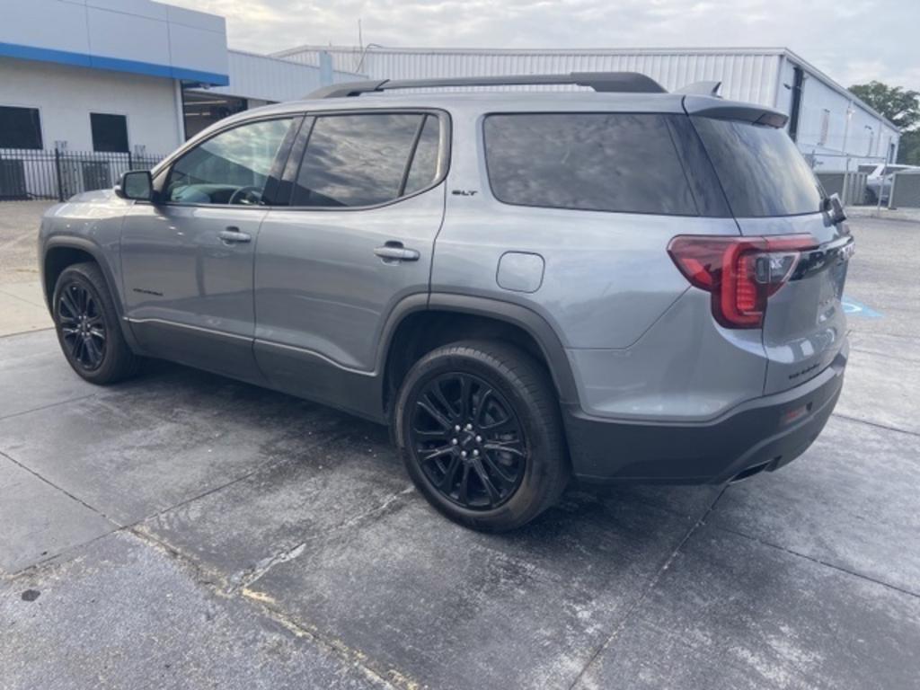 2022 GMC Acadia SLT photo