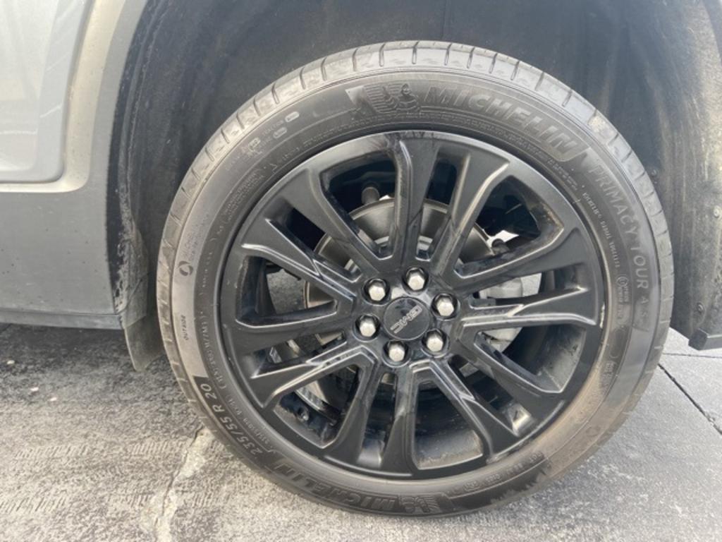 2022 GMC Acadia SLT photo