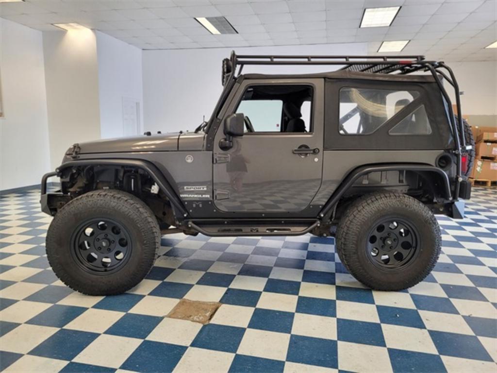 2017 Jeep Wrangler - $26,000