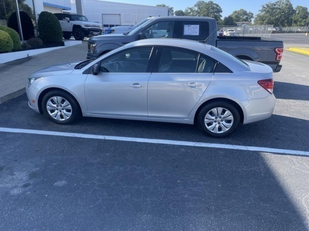 2012 Chevrolet Cruze - $8,000