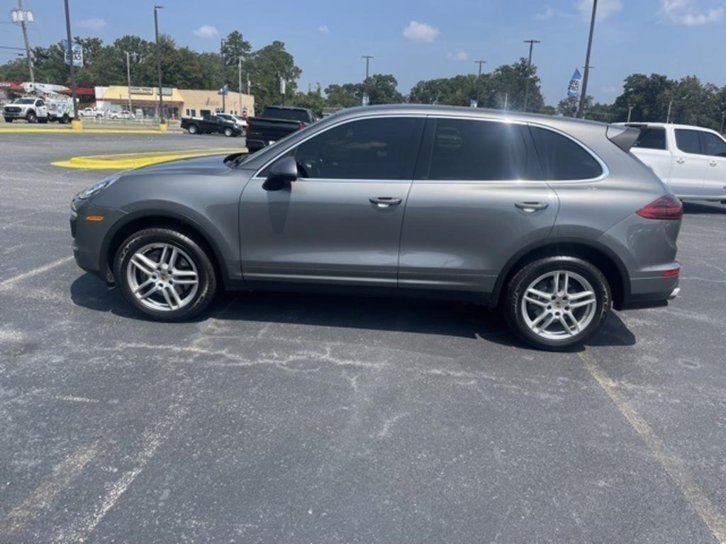 2017 Porsche Cayenne - $36,500