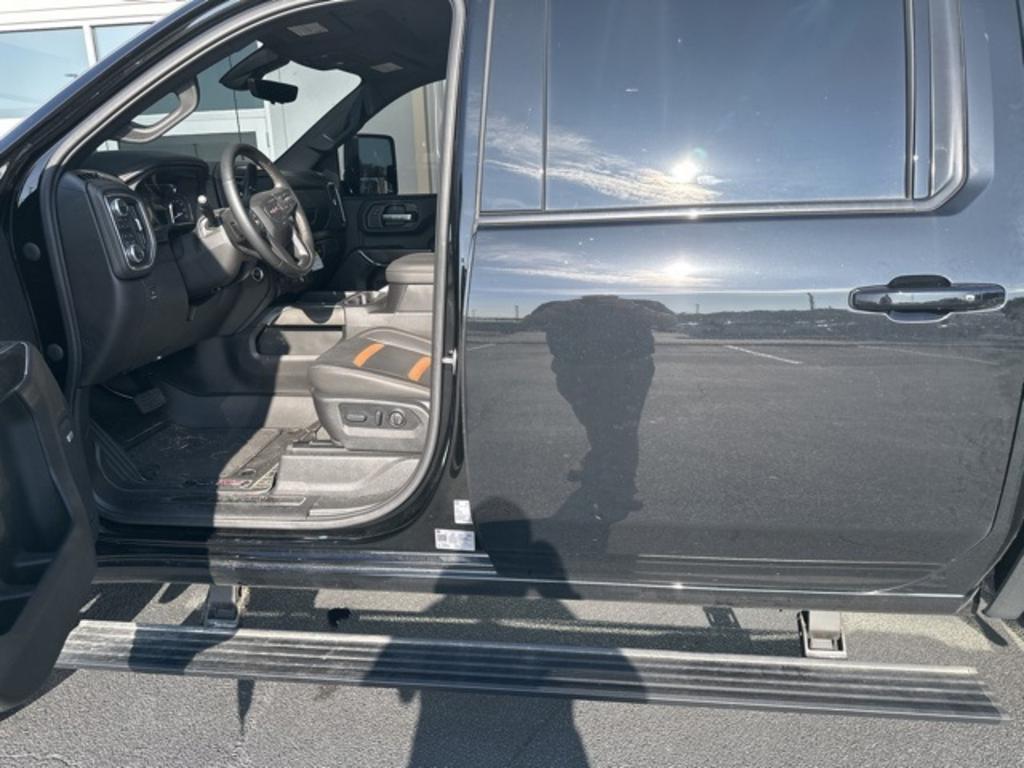 2023 GMC Sierra Hd - $77,000