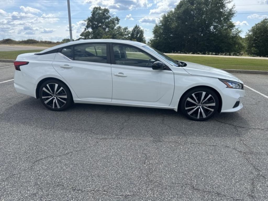 2021 Nissan Altima - $23,000