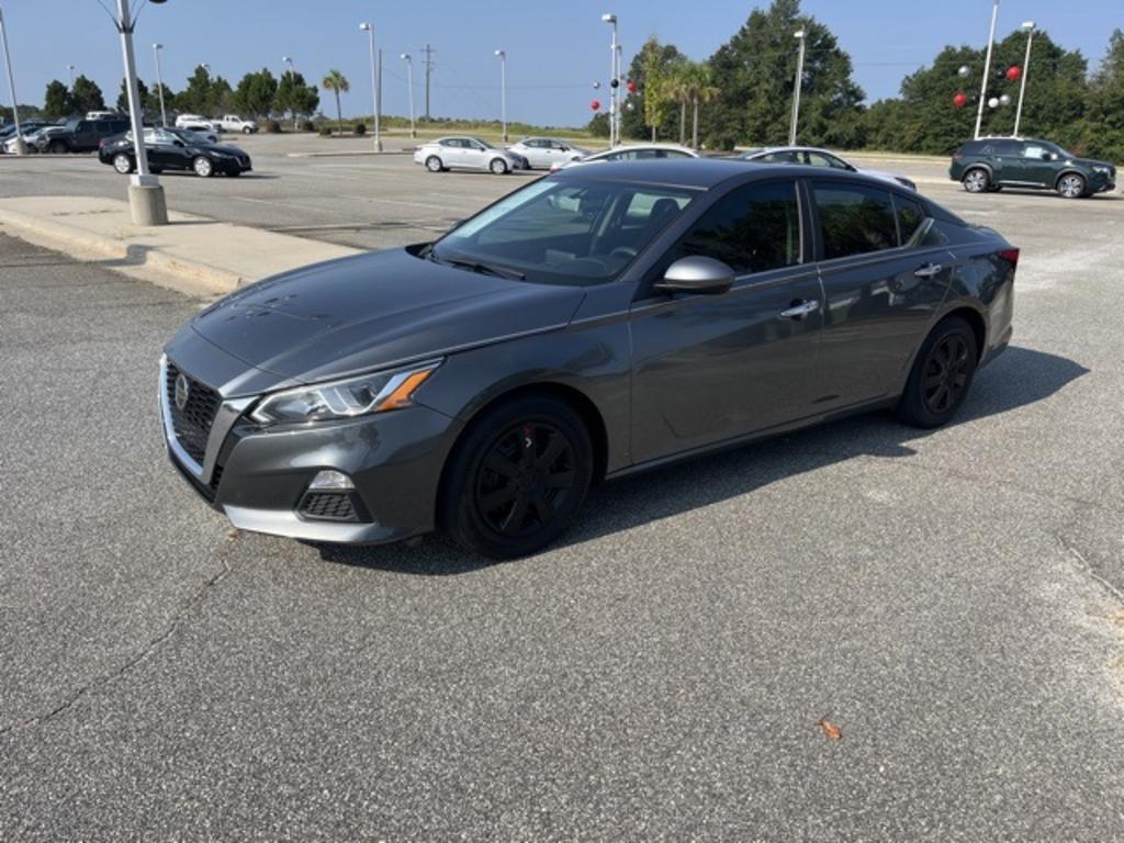 2020 Nissan Altima - $21,000