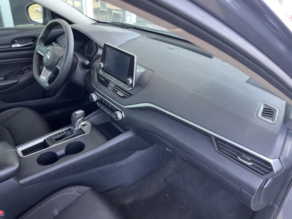 2020 Nissan Altima - $21,000