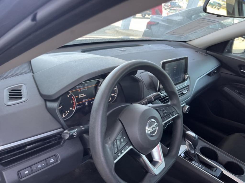 2020 Nissan Altima - $21,000