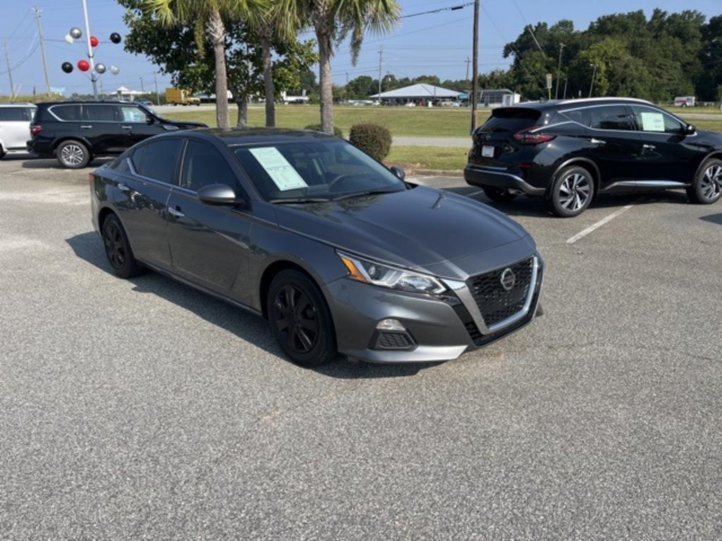 2020 Nissan Altima - $21,000