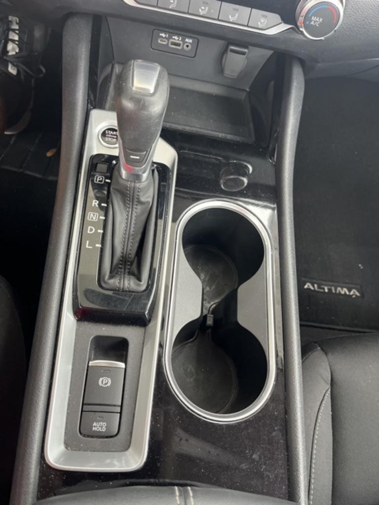 2022 Nissan Altima - $23,000