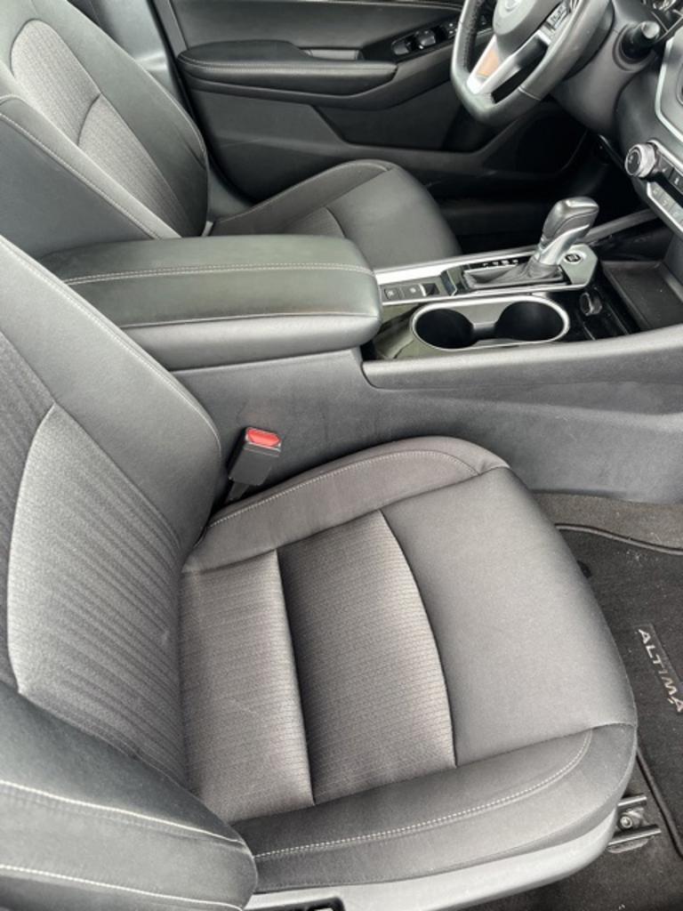 2022 Nissan Altima - $23,000