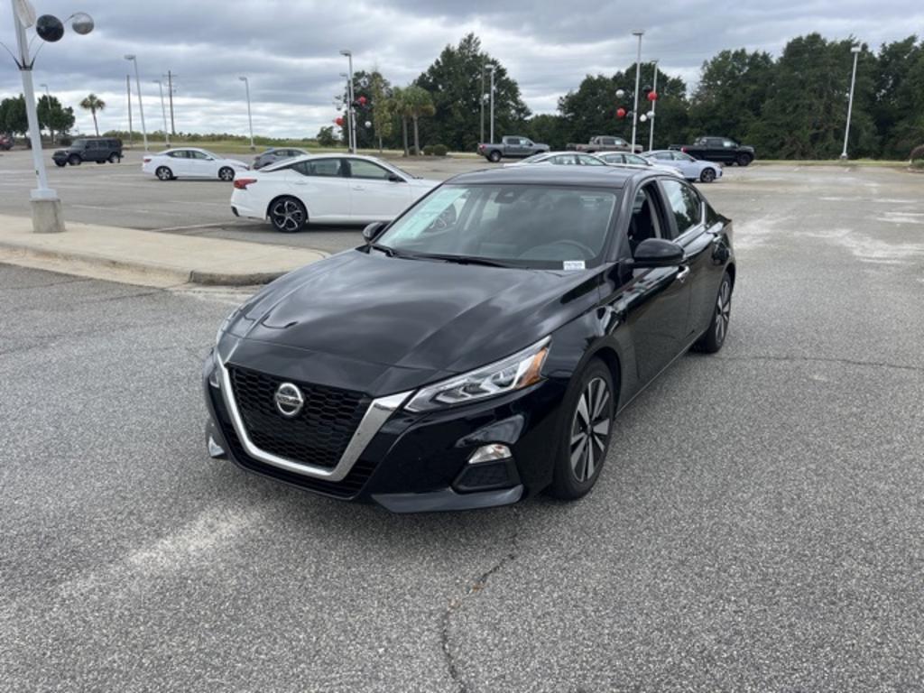 2022 Nissan Altima - $23,000