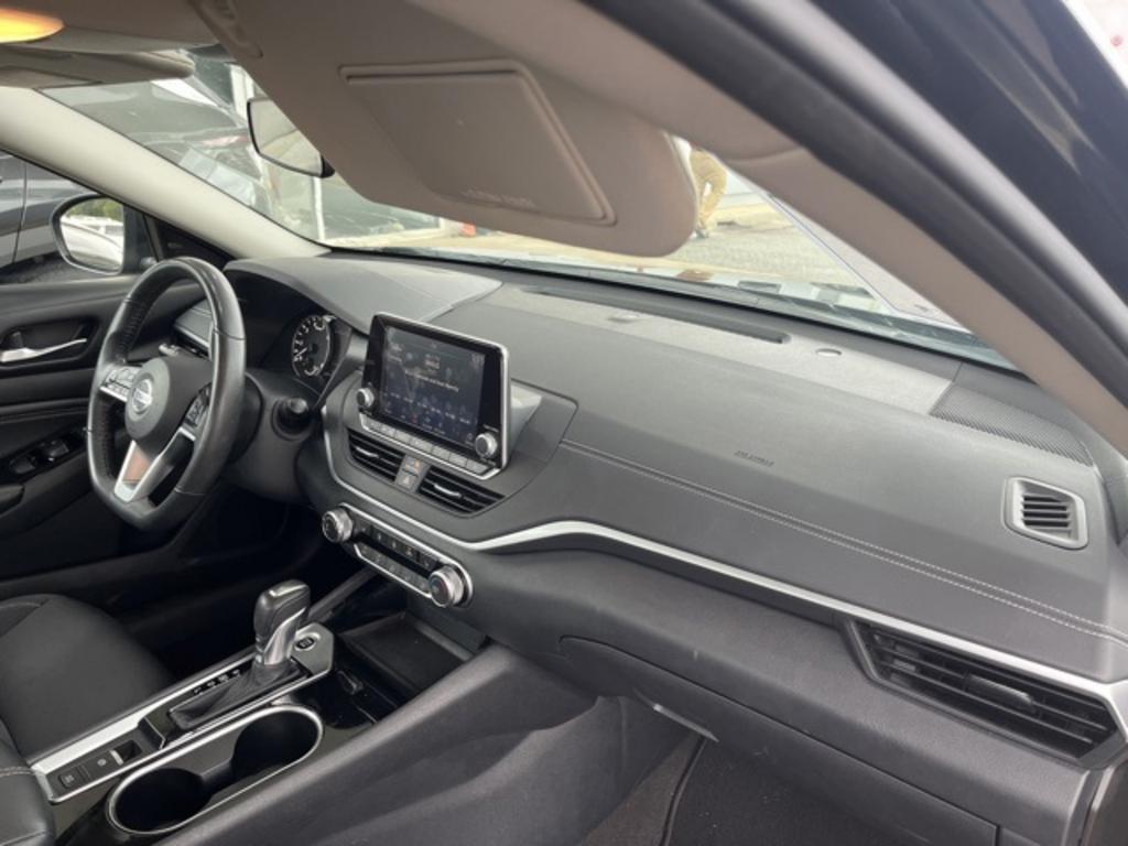 2022 Nissan Altima - $23,000