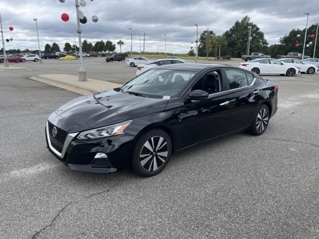2022 Nissan Altima - $23,000