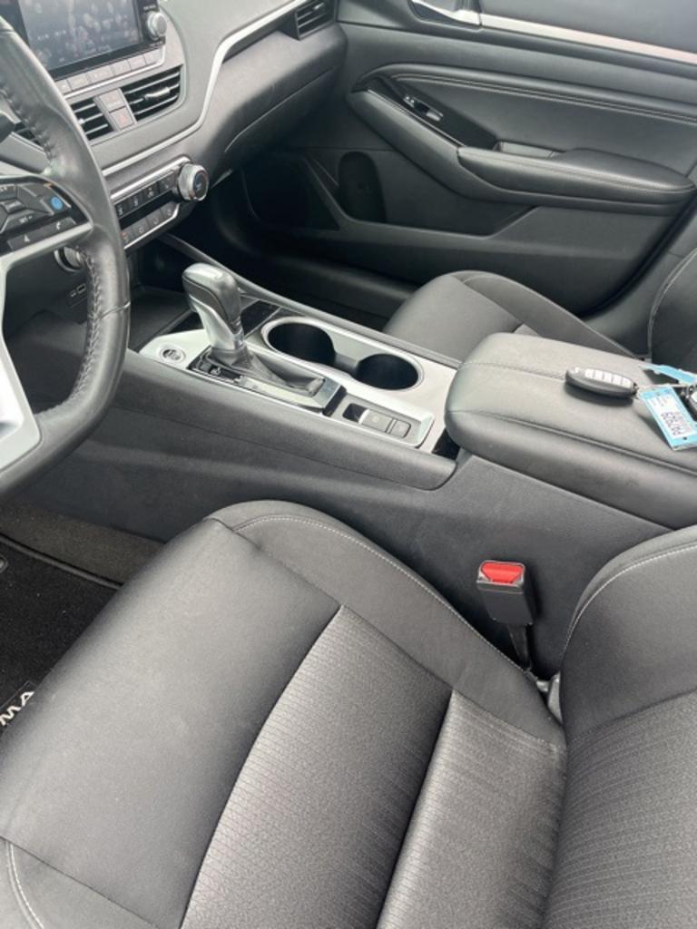 2022 Nissan Altima - $23,000