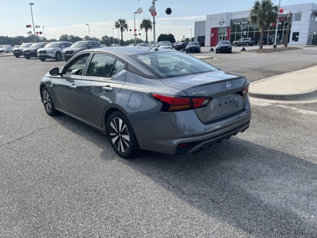 2022 Nissan Altima - $22,000