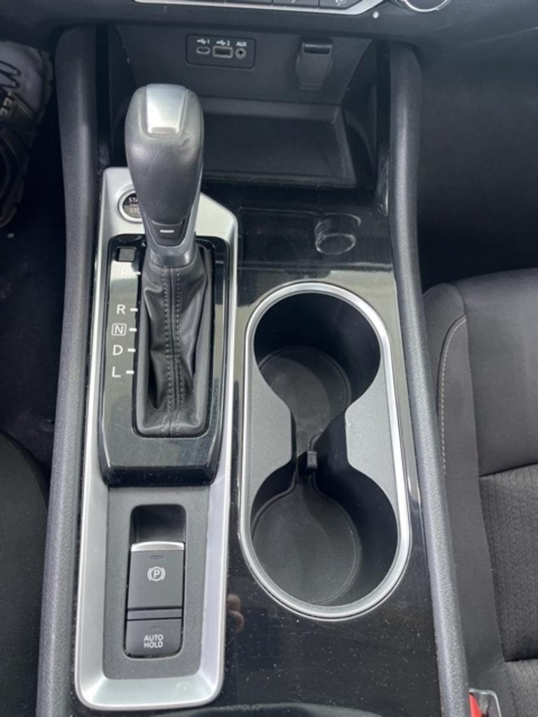 2022 Nissan Altima - $22,000
