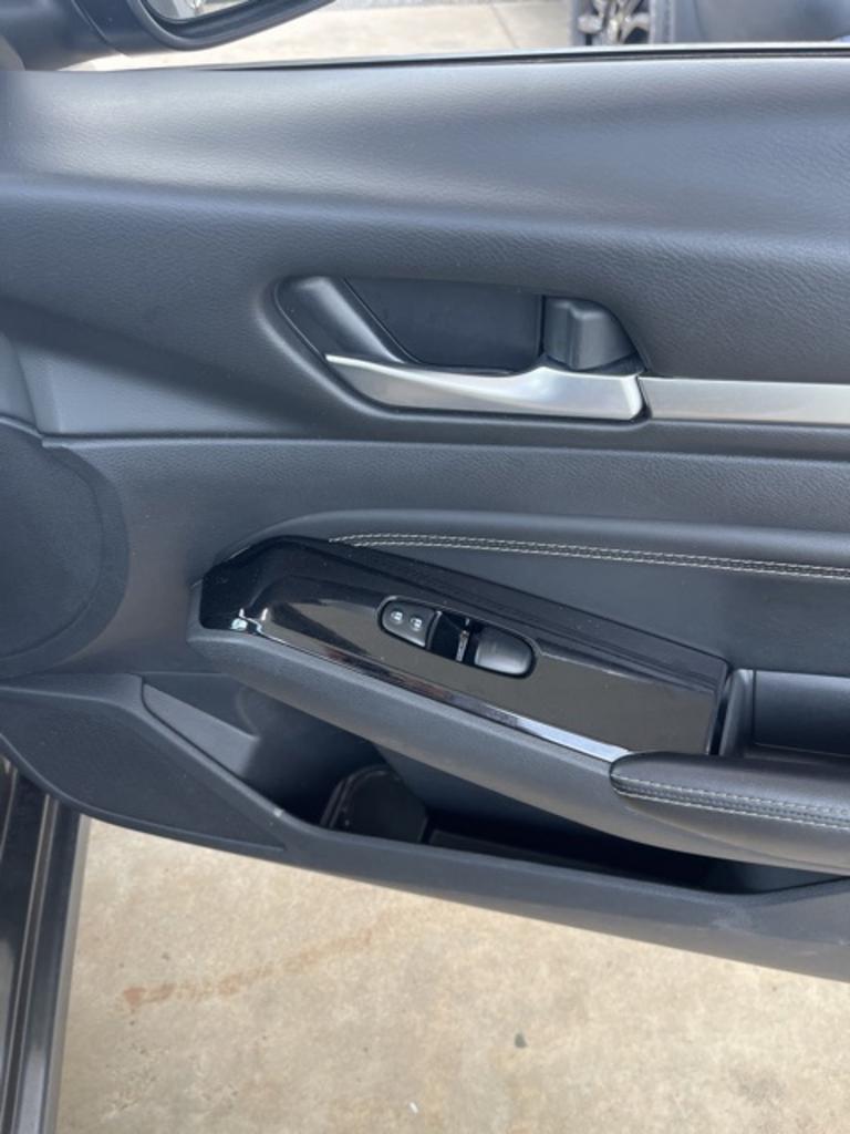 2022 Nissan Altima - $22,000