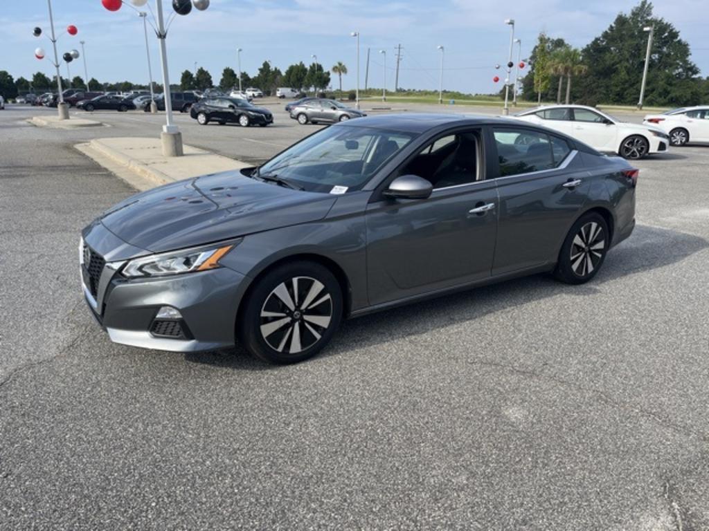 2022 Nissan Altima - $22,000