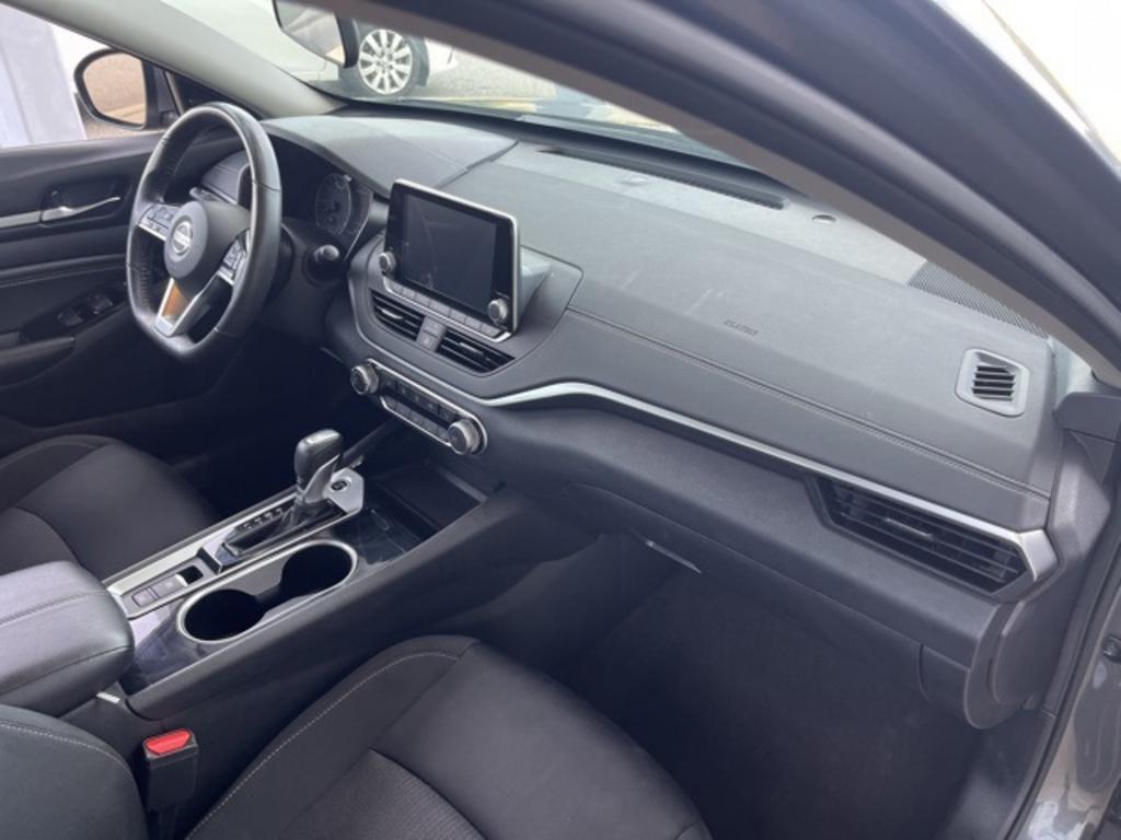 2022 Nissan Altima - $22,000