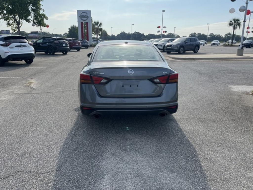 2022 Nissan Altima - $22,000