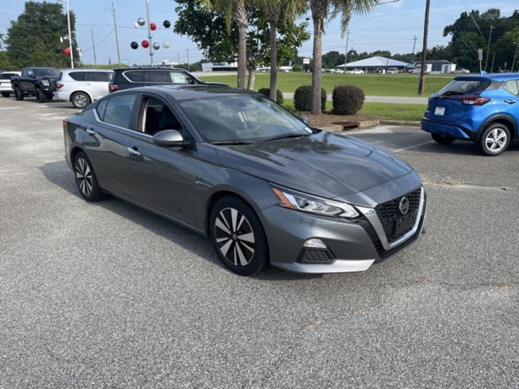 2022 Nissan Altima - $22,000