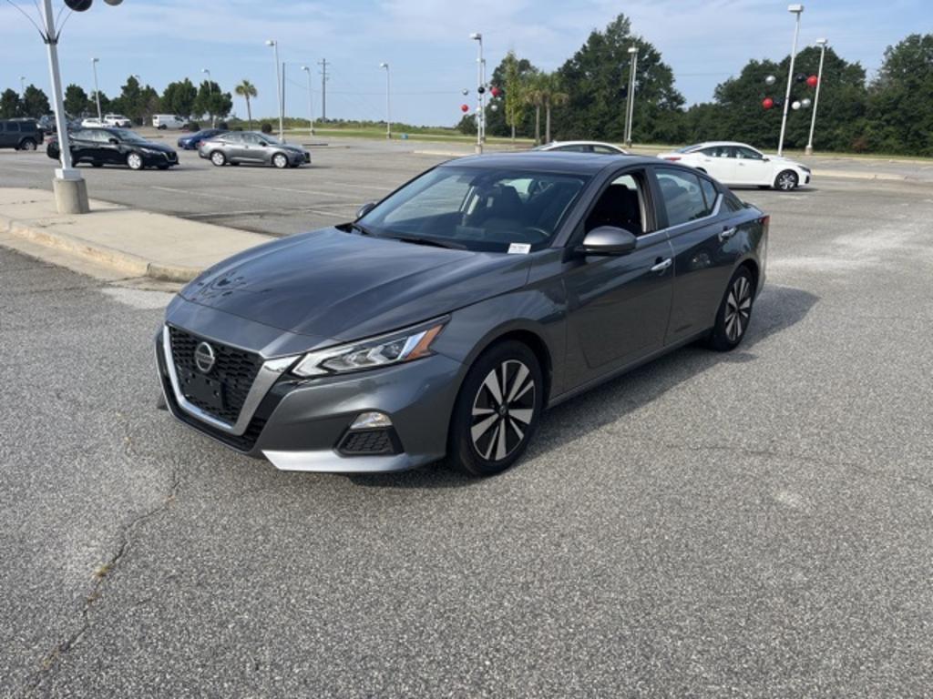 2022 Nissan Altima - $22,000