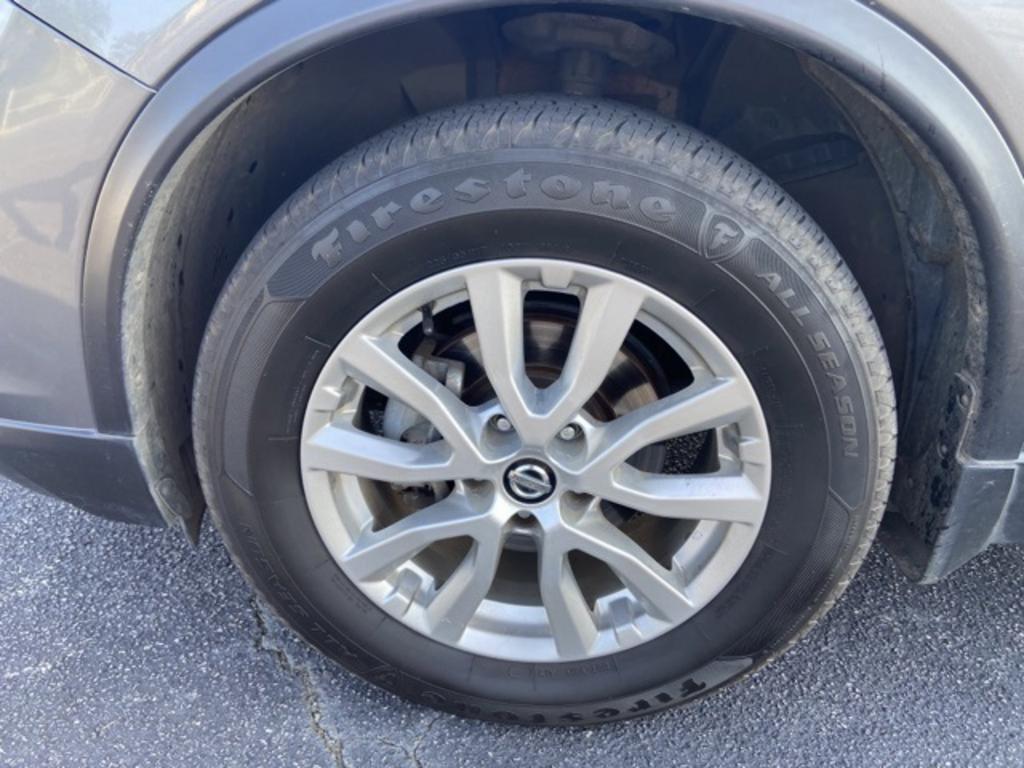 2019 Nissan Rogue - $17,500