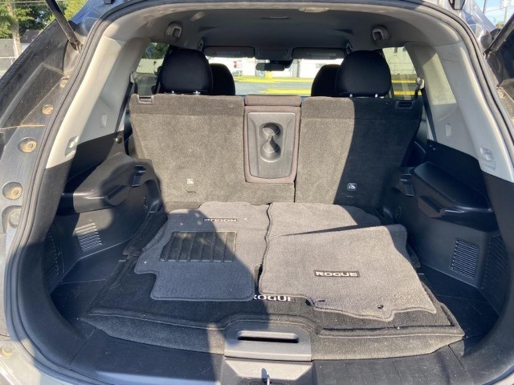 2019 Nissan Rogue - $17,500