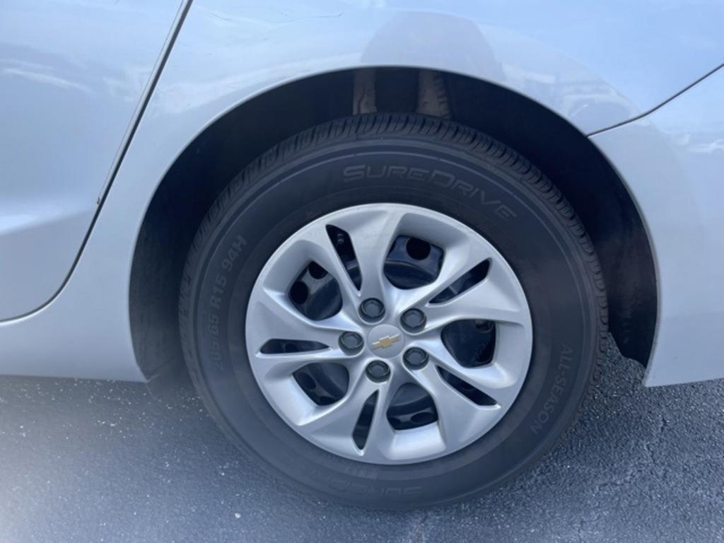 2019 Chevrolet Cruze - $14,500