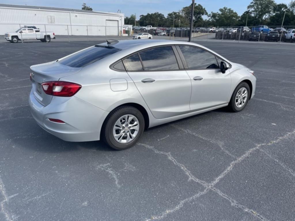 2019 Chevrolet Cruze - $14,500