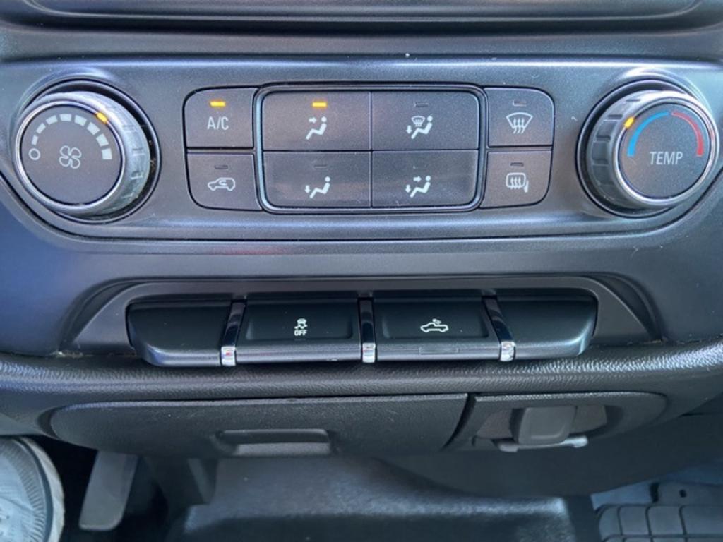 2018 Chevrolet Silverado 1500 WT photo