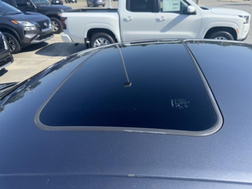 2020 Lexus ES - $36,000