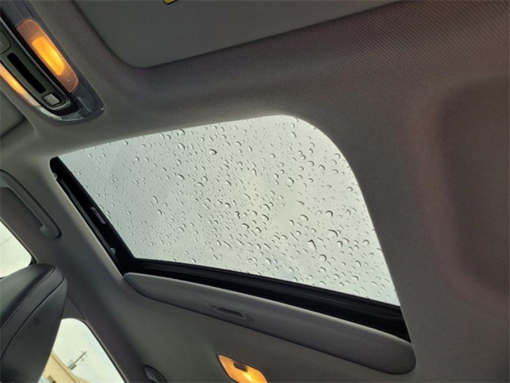 2023 Hyundai Elantra Limited photo