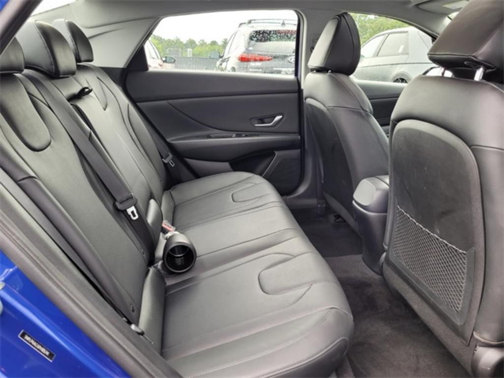 2023 Hyundai Elantra Limited photo