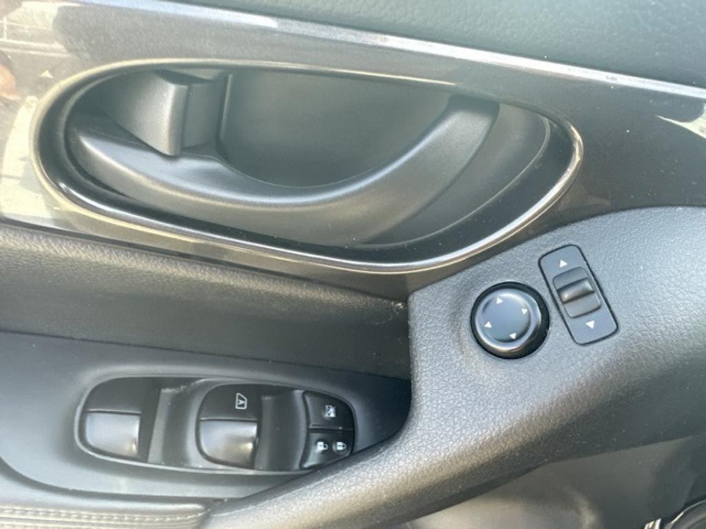 2020 Nissan Rogue - $17,000