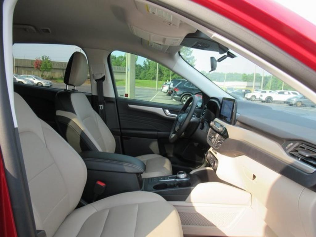 2022 Ford Escape - $24,500