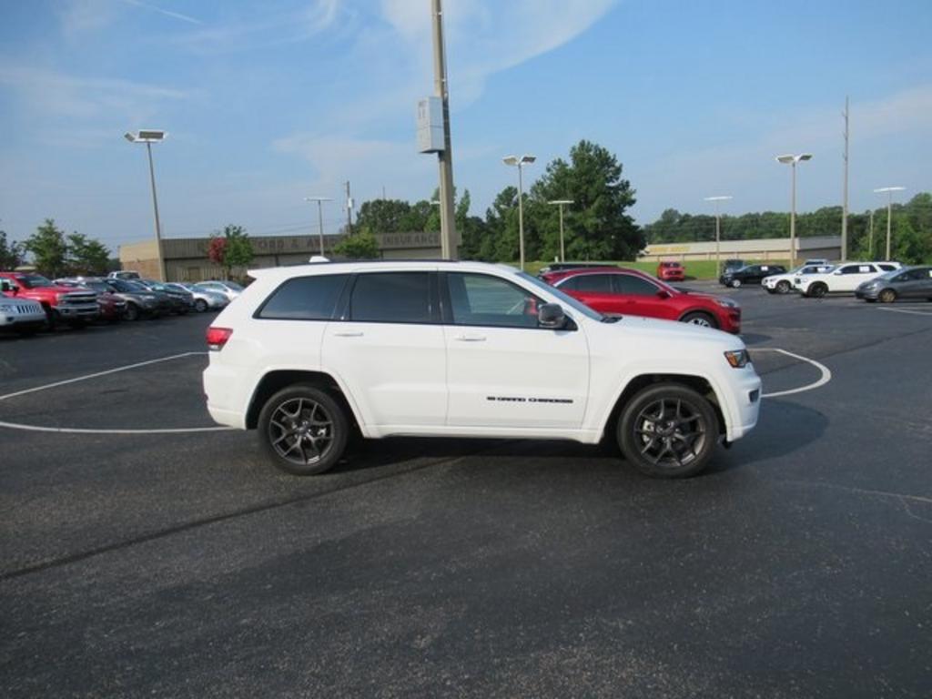 2021 Jeep Cherokee - $32,000