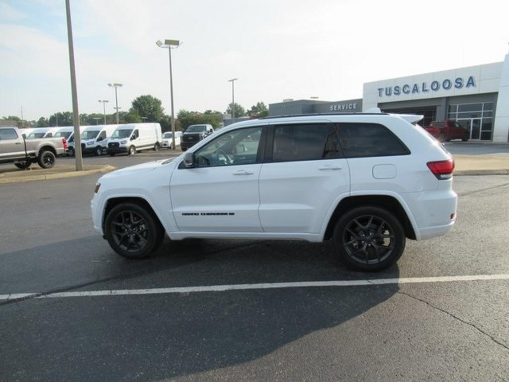 2021 Jeep Cherokee - $32,000