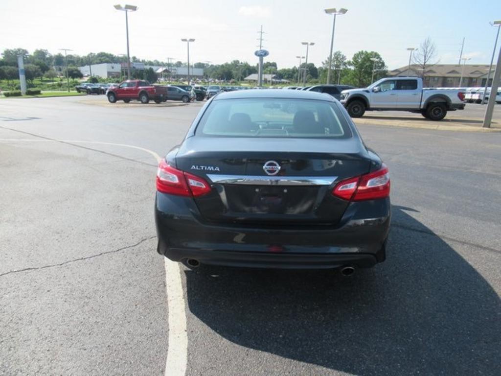 2016 Nissan Altima - $13,000