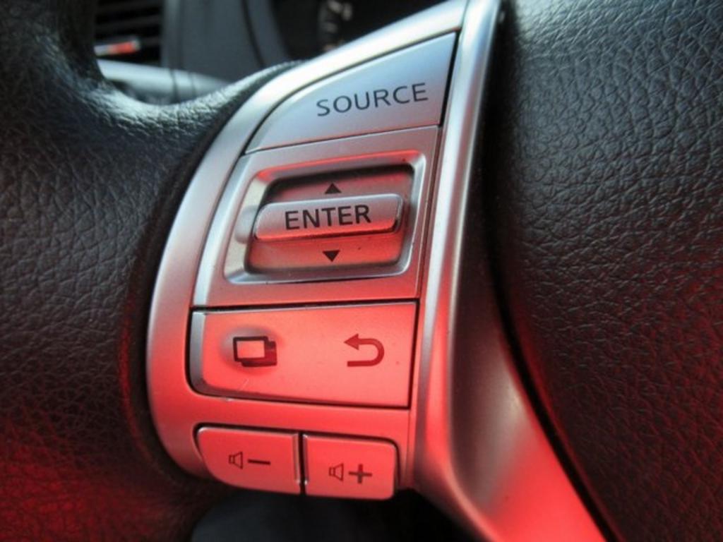 2016 Nissan Altima - $13,000