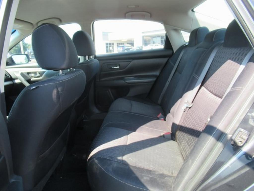 2016 Nissan Altima - $13,000