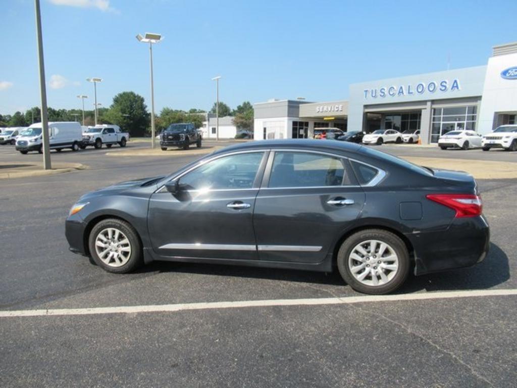 2016 Nissan Altima - $13,000