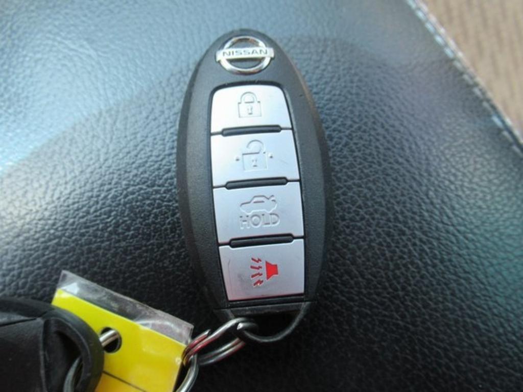 2016 Nissan Altima - $13,000