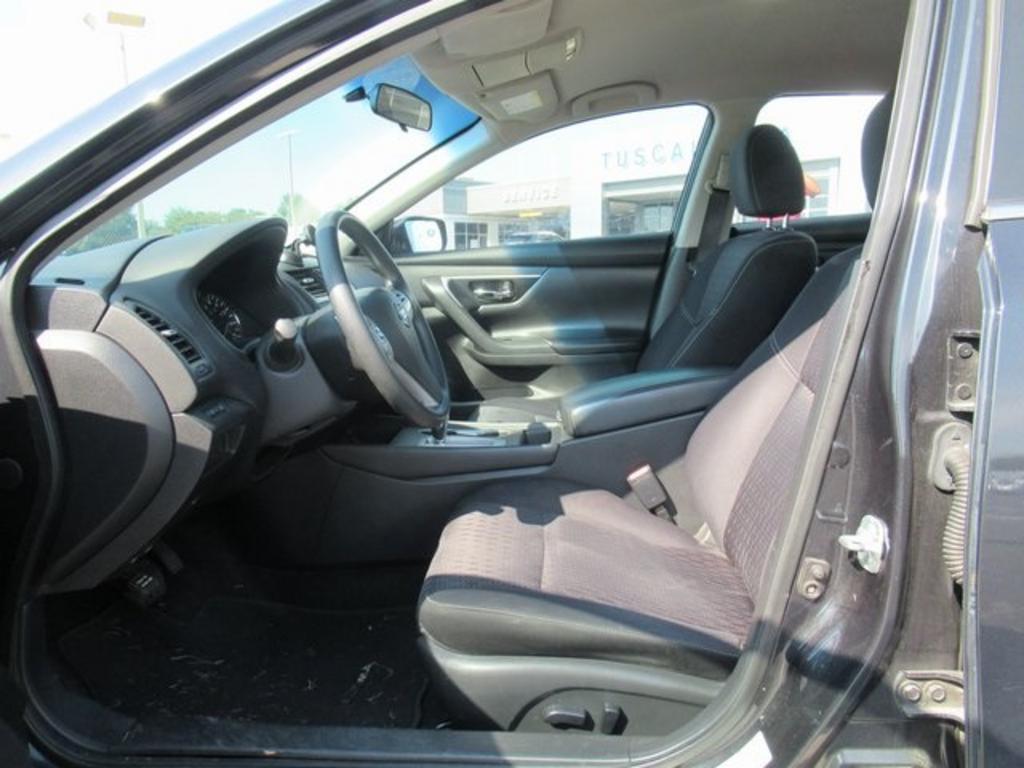 2016 Nissan Altima - $13,000