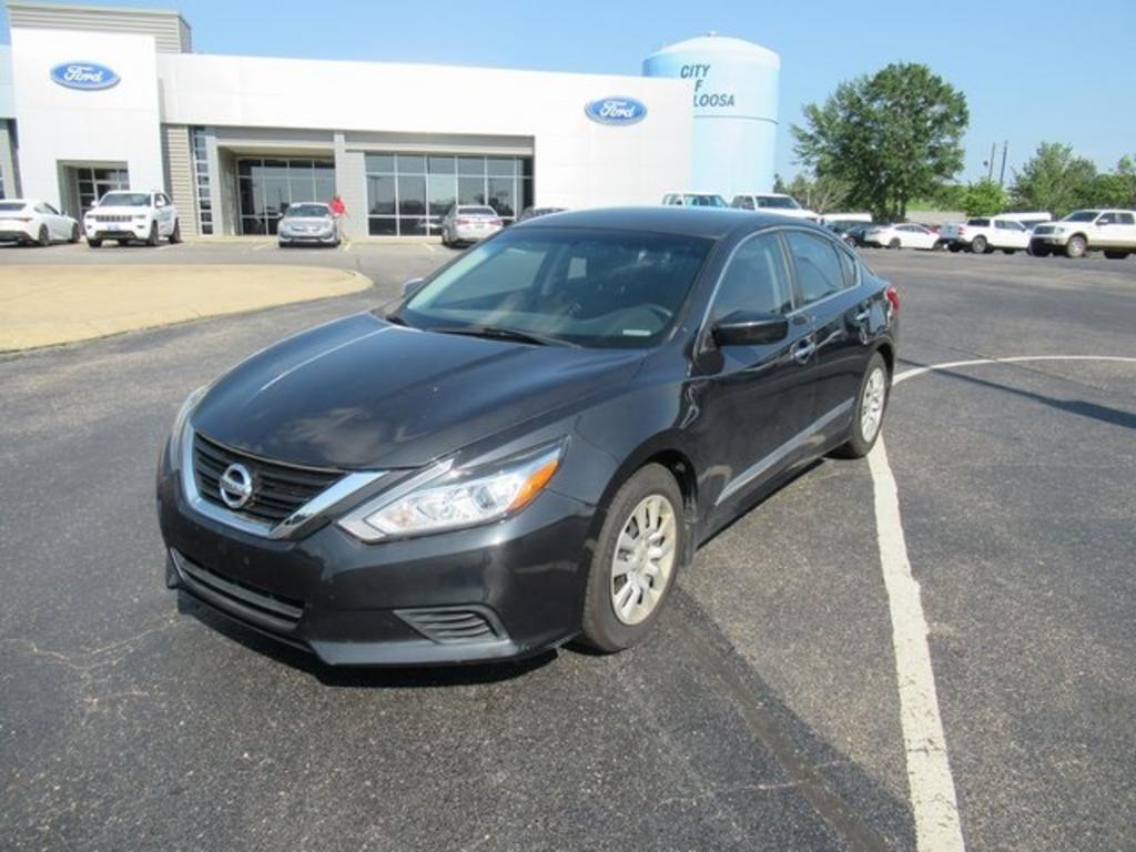 2016 Nissan Altima - $13,000