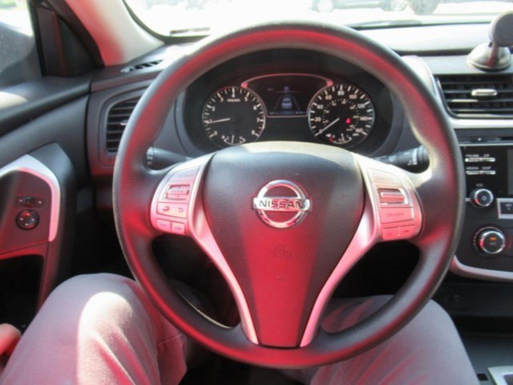 2016 Nissan Altima - $13,000