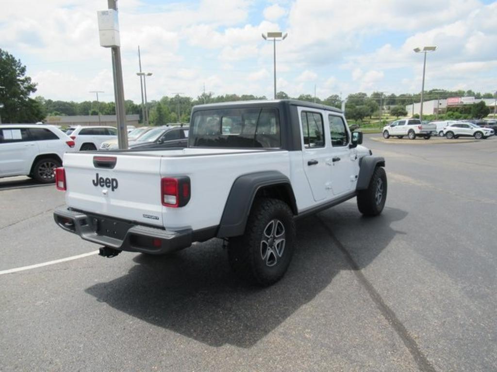 2021 Jeep Gladiator - $39,000