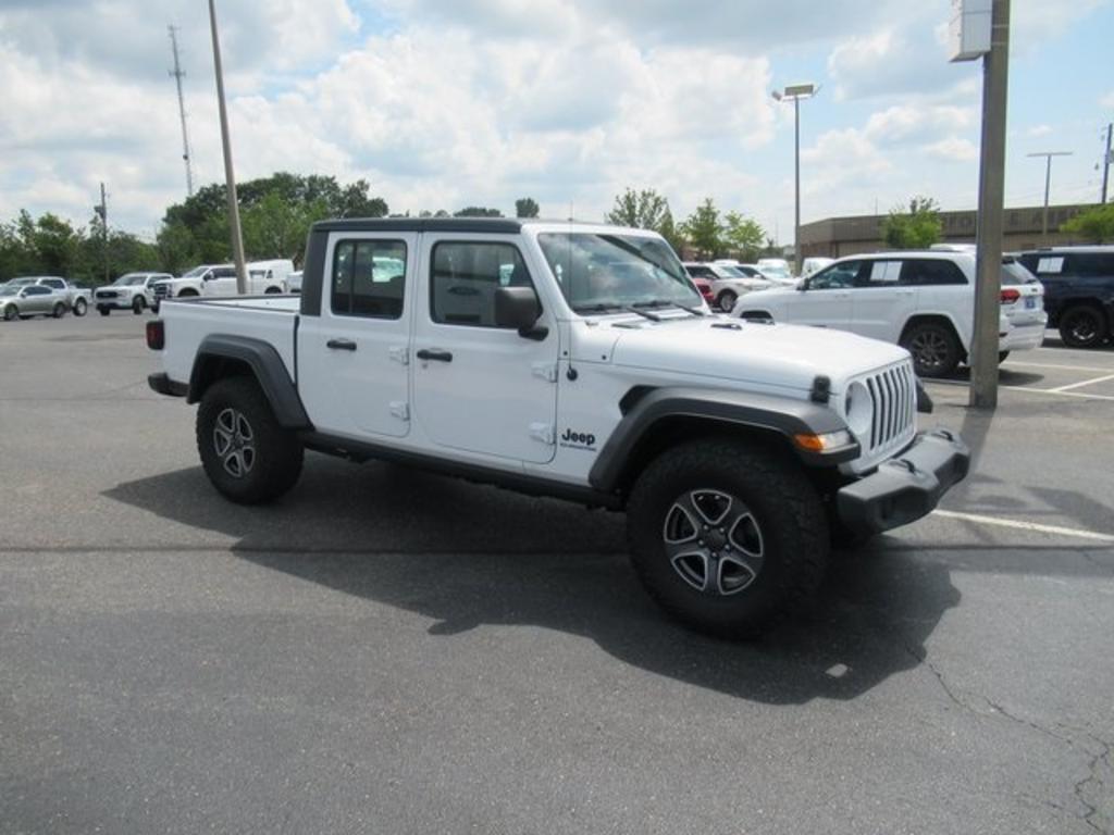2021 Jeep Gladiator - $39,000