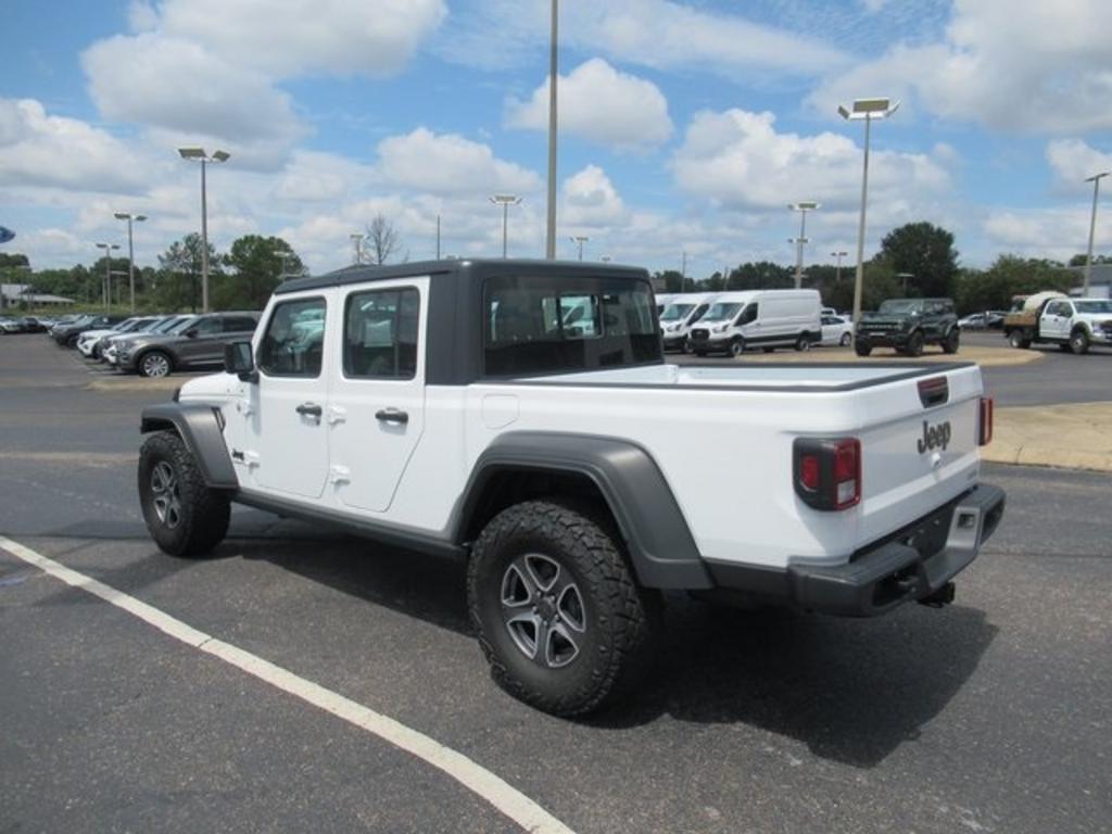 2021 Jeep Gladiator - $39,000