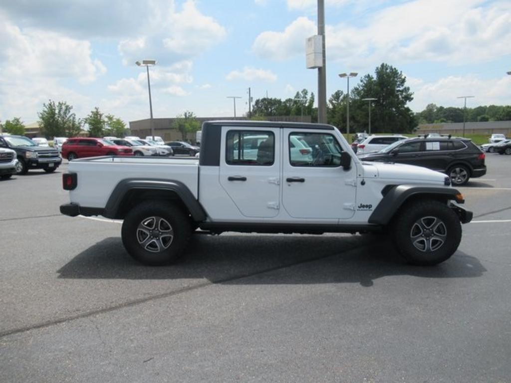 2021 Jeep Gladiator - $39,000