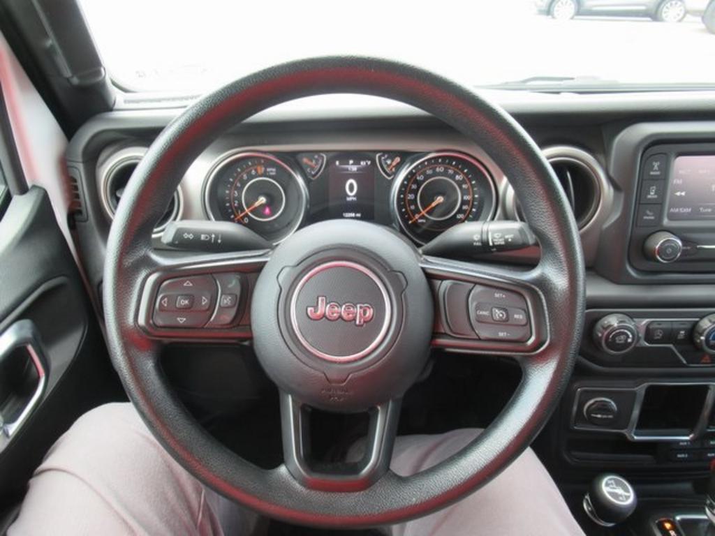 2021 Jeep Gladiator - $39,000